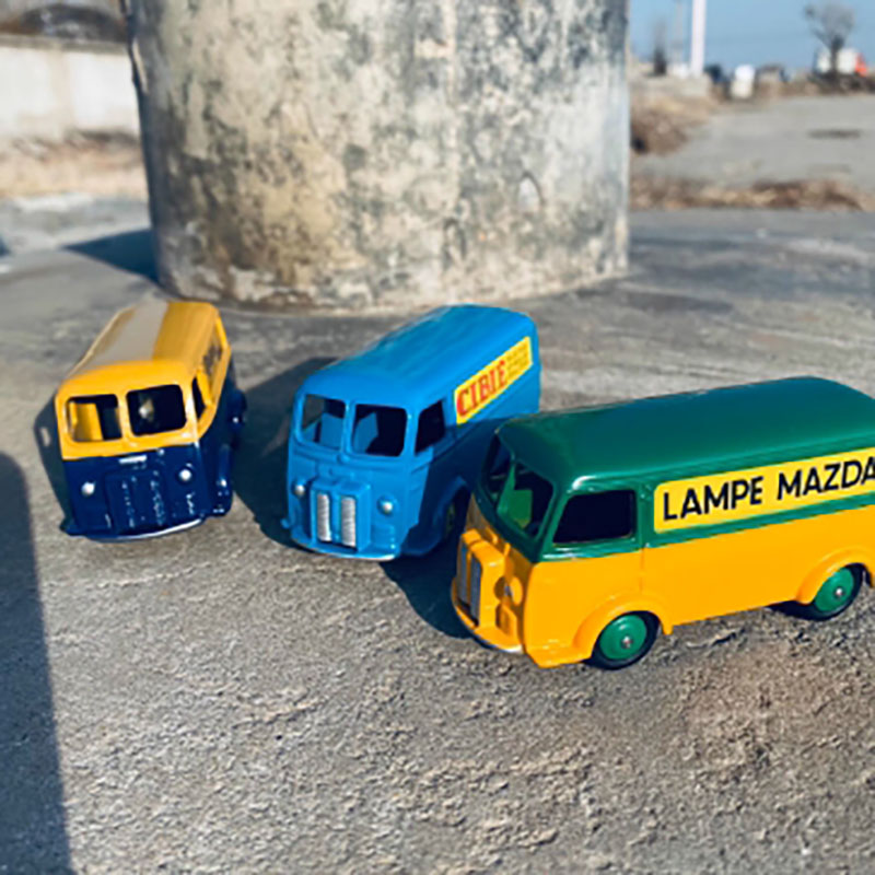 1:64 Schaal Dinky Speelgoed Le - Party Games Bus recensie en prijs