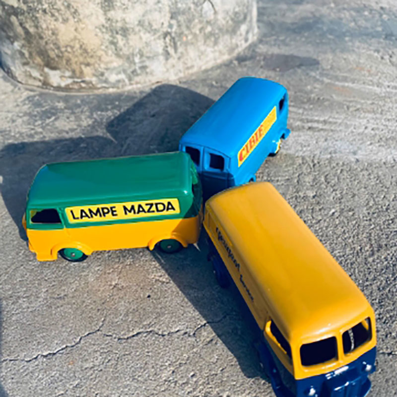 1:64 Schaal Dinky Speelgoed Le - Party Games Bus recensie en prijs